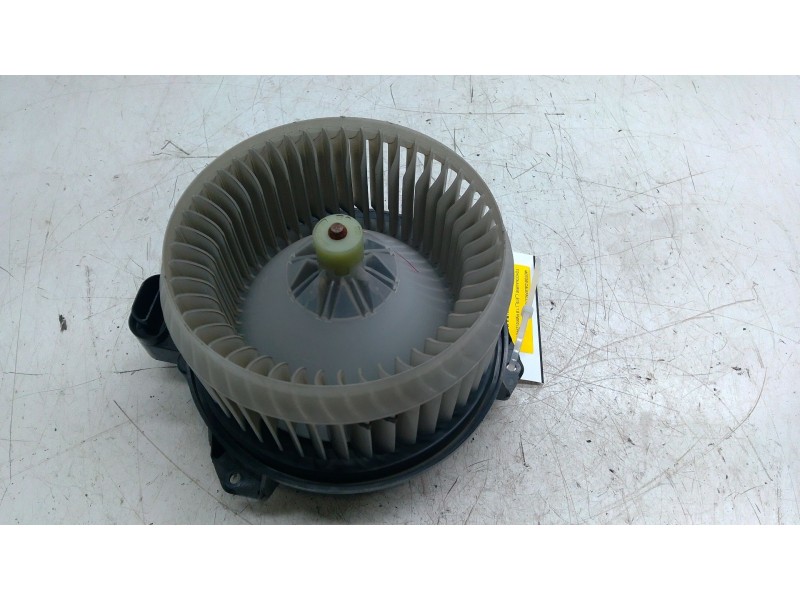 Recambio de motor calefaccion para toyota auris (_e15_) 1.8 hybrid (zwe150_) referencia OEM IAM AV2727008083  