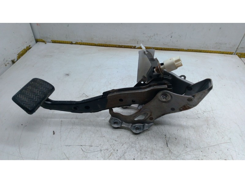 Recambio de pedal freno para toyota auris (_e15_) 1.8 hybrid (zwe150_) referencia OEM IAM 30  
