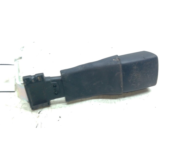 Recambio de enganche cinturon trasero derecho para toyota auris (_e15_) 1.8 hybrid (zwe150_) referencia OEM IAM   