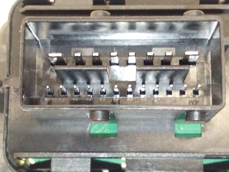 Recambio de mando elevalunas delantero izquierdo para peugeot 308 ii (lb_, lp_, lw_, lh_, l3_) 1.6 hdi referencia OEM IAM 967882