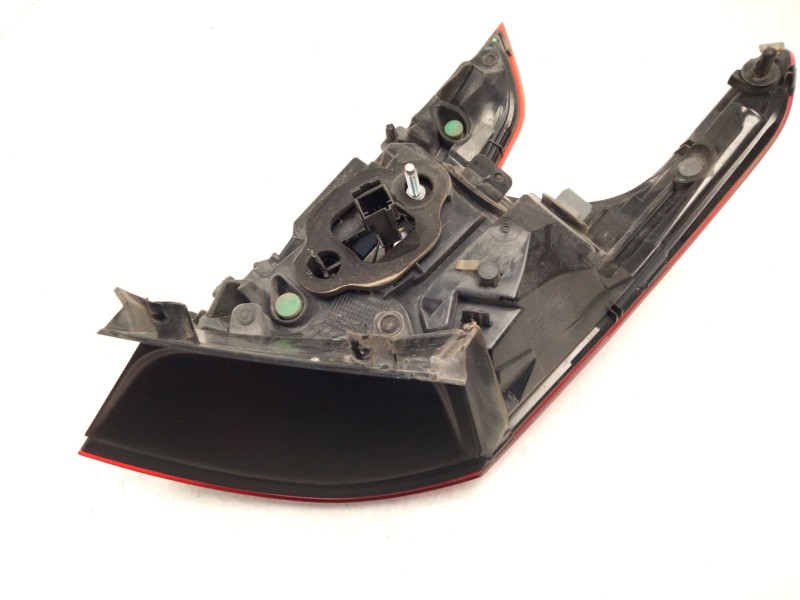 Recambio de piloto trasero derecho para peugeot 308 ii (lb_, lp_, lw_, lh_, l3_) 1.6 hdi referencia OEM IAM 9677817580  