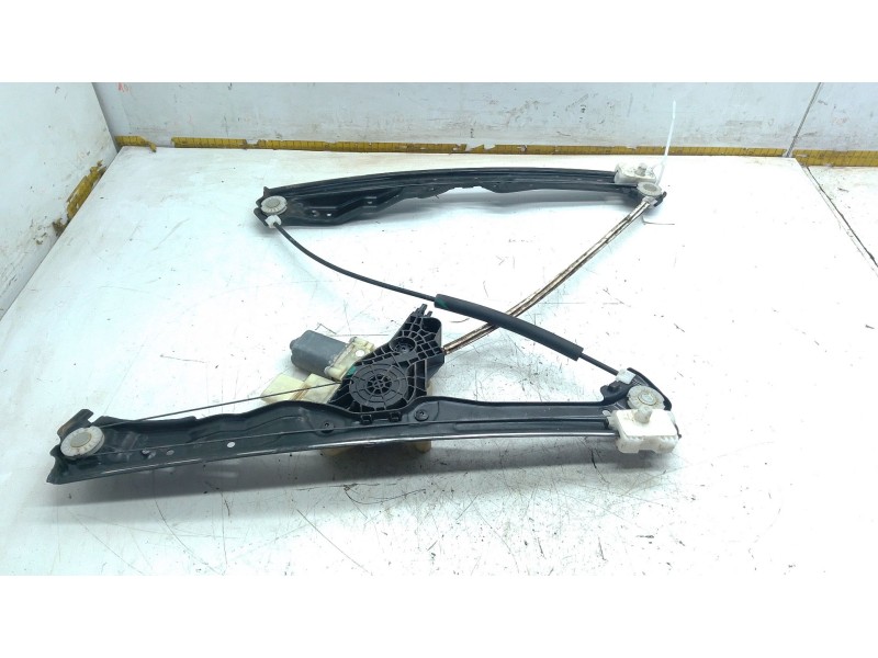 Recambio de elevalunas delantero derecho para peugeot 308 ii (lb_, lp_, lw_, lh_, l3_) 1.6 hdi referencia OEM IAM 9677734780  
