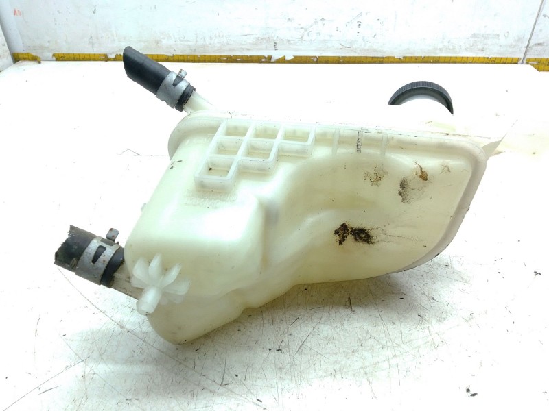 Recambio de deposito expansion para toyota auris referencia OEM IAM 164A20X010  