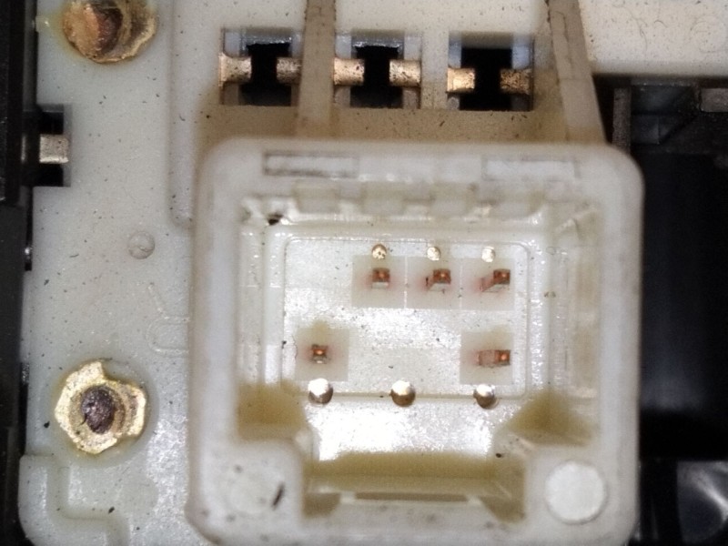 Recambio de mando elevalunas trasero izquierdo para toyota auris referencia OEM IAM 8481002130  