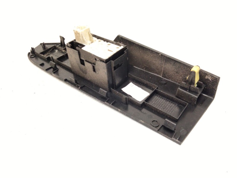 Recambio de mando elevalunas delantero derecho para toyota auris referencia OEM IAM 8481002130  