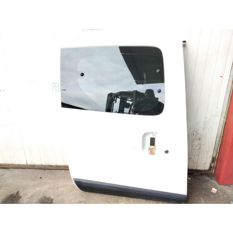 Recambio de puerta lateral corredera derecha para dacia dokker monospace (ke_) 1.6 referencia OEM IAM 821125955R  