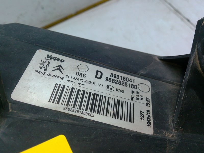 Recambio de faro derecho para peugeot partner furgoneta/monovolumen 1.6 bluehdi 100 referencia OEM IAM   