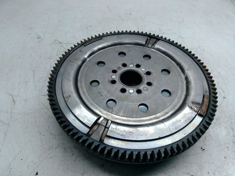 Recambio de volante motor para toyota verso (_r2_) 2.0 d-4d (aur20_) referencia OEM IAM   