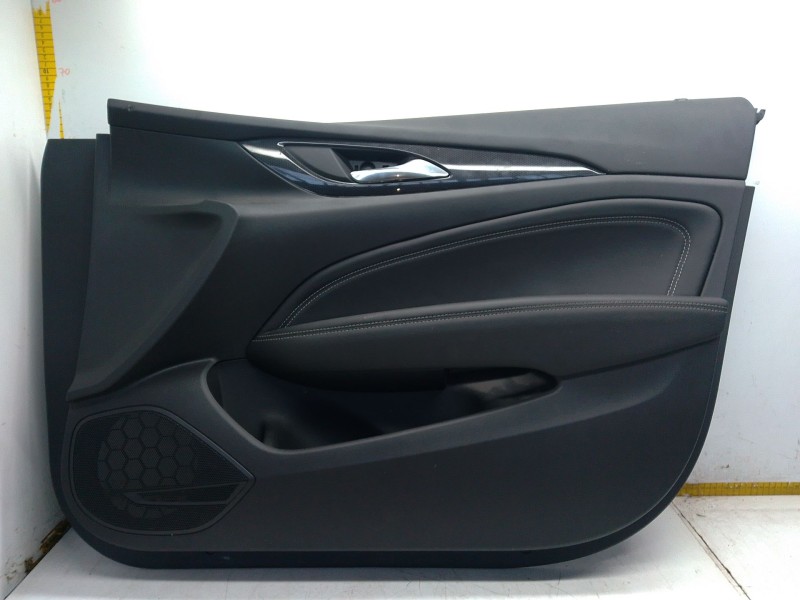 Recambio de guarnecido puerta delantera derecha para opel insignia b grand sport (z18) 1.5 (68) referencia OEM IAM 39138282  