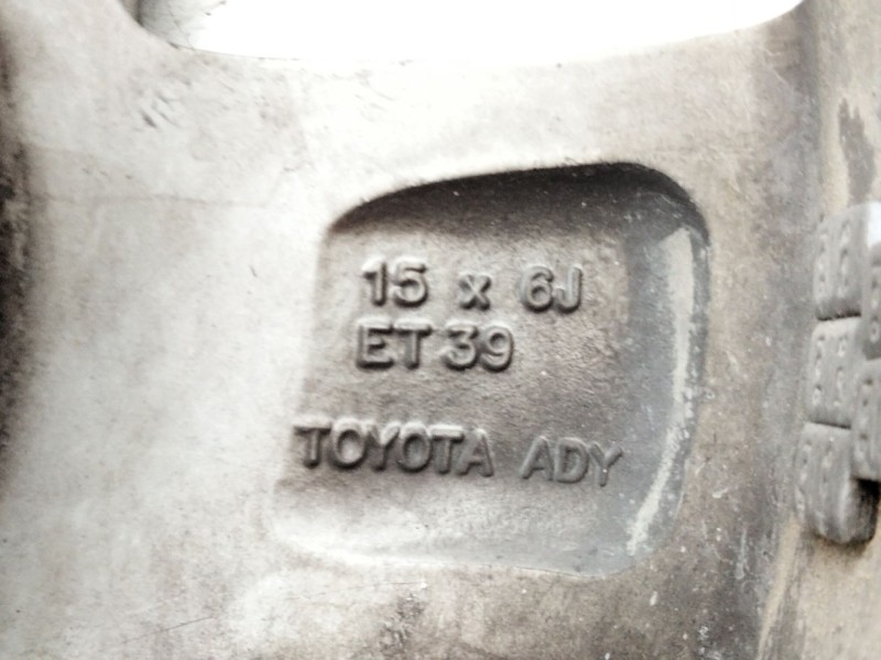 Recambio de llanta aluminio para toyota auris (_e15_) 1.8 hybrid (zwe150_) referencia OEM IAM 4261102D90  