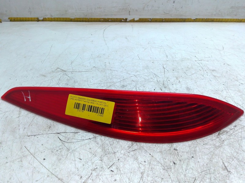 Recambio de piloto trasero izquierdo porton para opel astra h twintop (a04) 1.6 (l67) referencia OEM IAM 13262042  