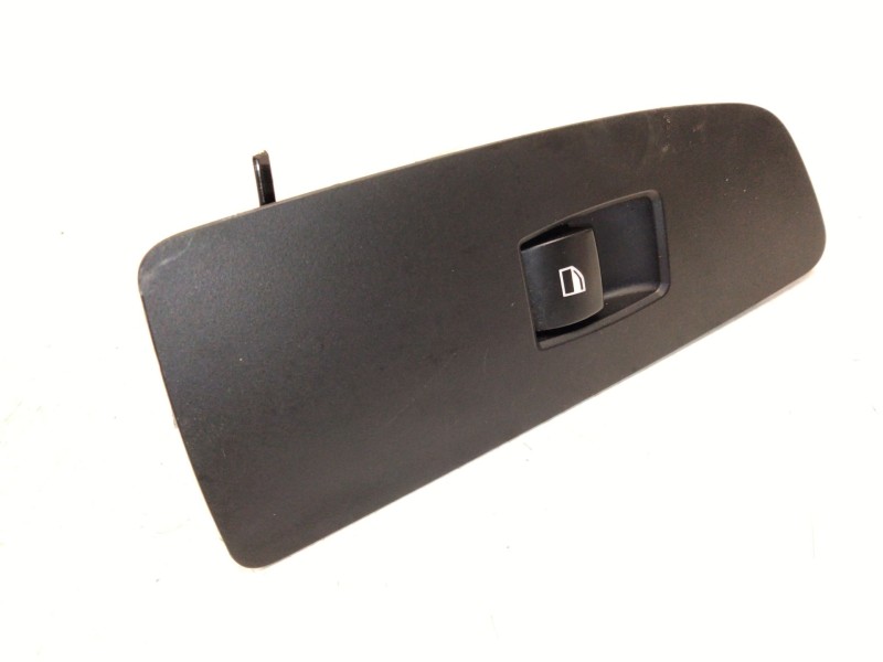 Recambio de mando elevalunas delantero derecho para bmw 1 (e81) 120 i referencia OEM IAM 6935534  