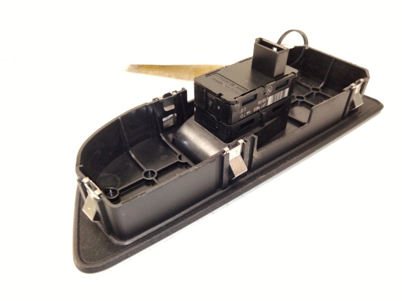 Recambio de mando elevalunas delantero derecho para bmw 1 (e81) 120 i referencia OEM IAM 6935534  