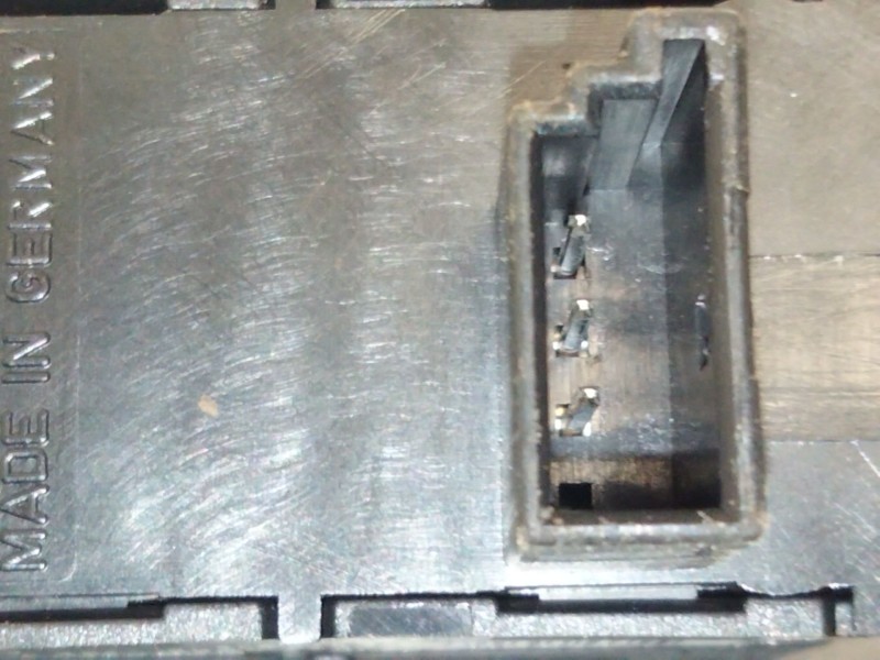 Recambio de mando elevalunas delantero derecho para bmw 1 (e81) 120 i referencia OEM IAM 6935534  