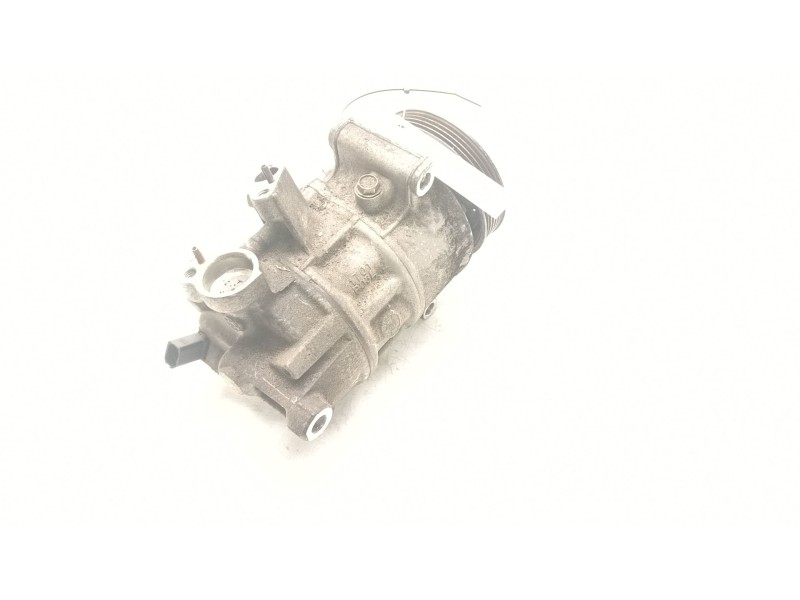 Recambio de compresor aire acondicionado para audi a3 (8p1) 2.0 tdi referencia OEM IAM 5N0820803  