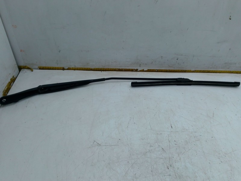 Recambio de brazo limpia delantero derecho para renault master iii furgoneta (fv) 2.3 dci 125 fwd (fv0c, fv0d, fv0g, fv0h, fv0j,