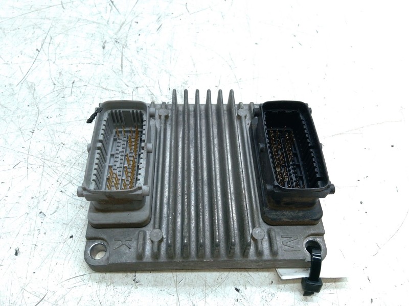 Recambio de centralita motor uce para chevrolet aveo / kalos hatchback (t200) 1.4 referencia OEM IAM 96417550 MKXAHFD050950140 