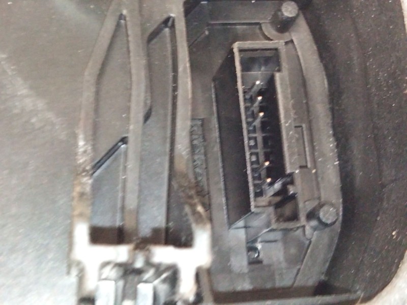 Recambio de cerradura puerta delantera izquierda para bmw 1 (e81) 120 i referencia OEM IAM 7202149  