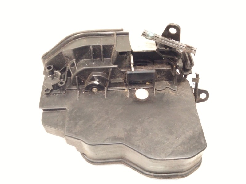 Recambio de cerradura puerta trasera izquierda para bmw 1 (e81) 120 i referencia OEM IAM 7202147  