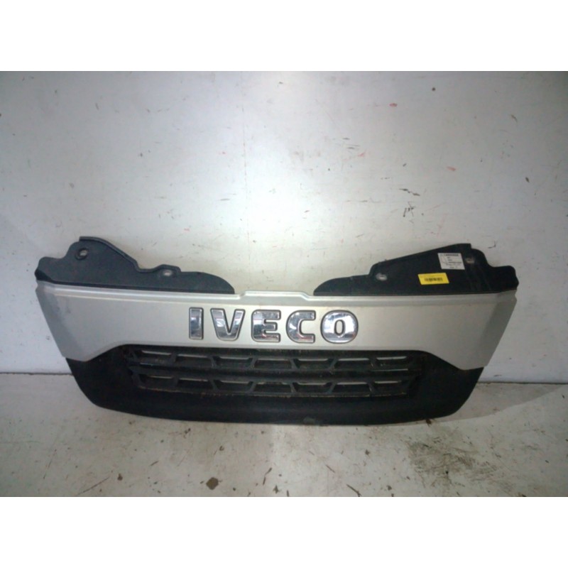 Recambio de rejilla delantera para iveco daily v furgoneta 29s13, 29l13, 35c13, 35s13, 40c13, 40s13 referencia OEM IAM 580134273