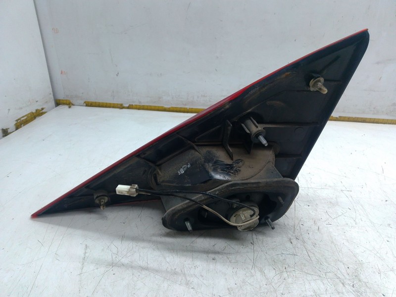 Recambio de piloto trasero izquierdo porton para ssangyong rodius i 2.7 xdi 4wd referencia OEM IAM   