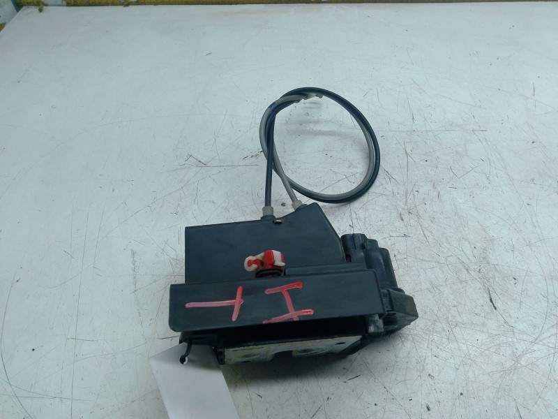 Recambio de cerradura puerta trasera izquierda para ssangyong rodius i 2.7 xdi 4wd referencia OEM IAM   