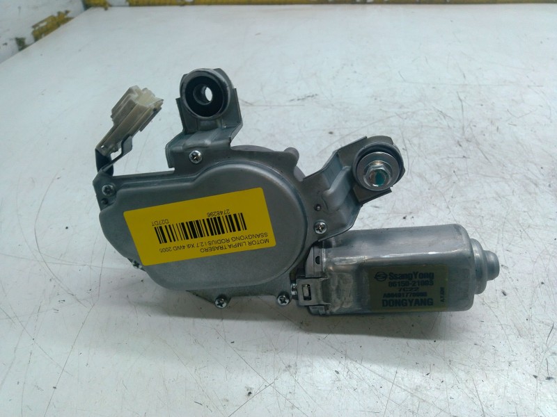Recambio de motor limpia trasero para ssangyong rodius i 2.7 xdi 4wd referencia OEM IAM 8615021003  