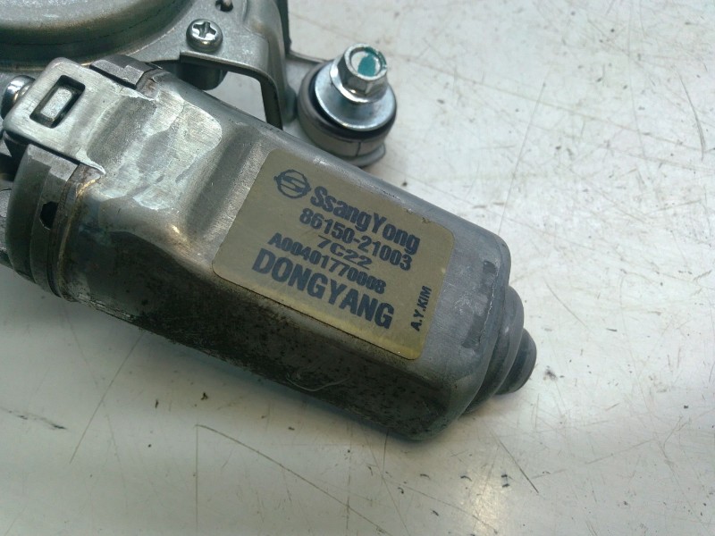 Recambio de motor limpia trasero para ssangyong rodius i 2.7 xdi 4wd referencia OEM IAM 8615021003  