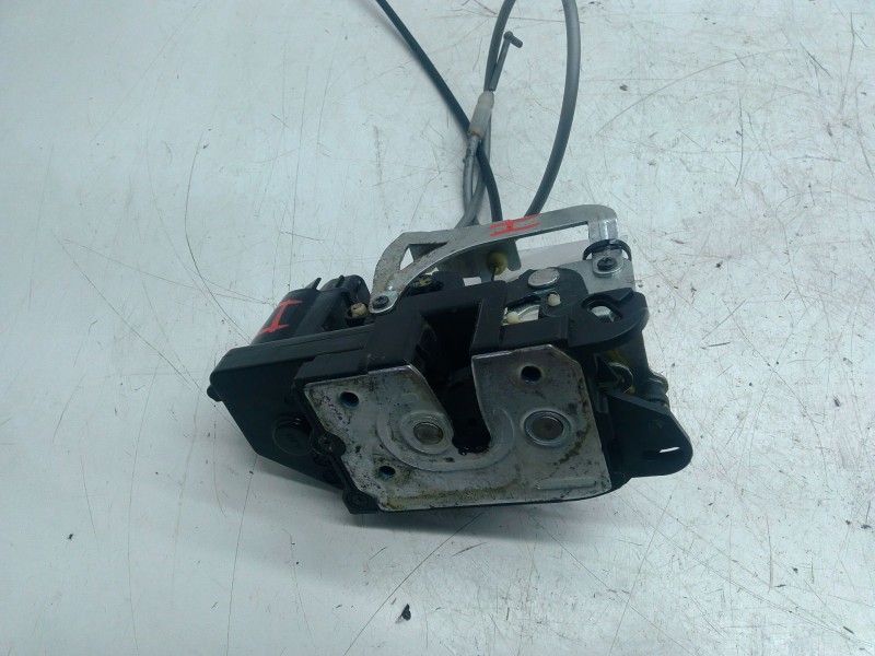 Recambio de cerradura puerta delantera izquierda para ssangyong rodius i 2.7 xdi 4wd referencia OEM IAM   