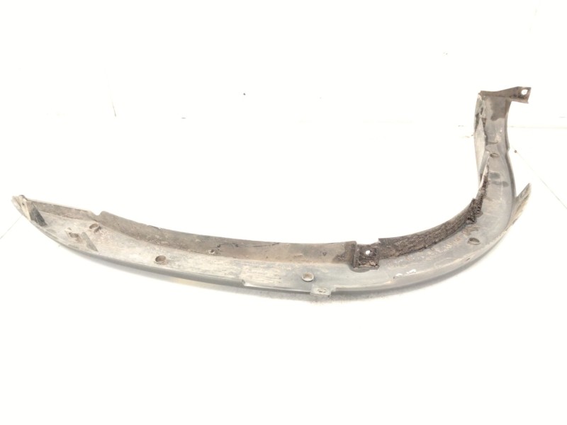 Recambio de moldura delantera izquierda para iveco daily v furgoneta 29s13, 29l13, 35c13, 35s13, 40c13, 40s13 referencia OEM IAM