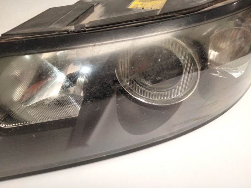 Recambio de faro izquierdo para volvo s40 berlina 2.0 t referencia OEM IAM 30698636  