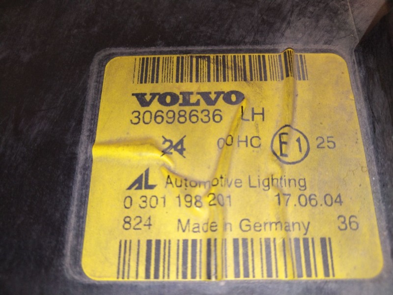 Recambio de faro izquierdo para volvo s40 berlina 2.0 t referencia OEM IAM 30698636  