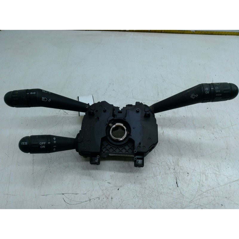 Recambio de mando intermitentes y limpia para iveco daily v furgoneta 29s13, 29l13, 35c13, 35s13, 40c13, 40s13 referencia OEM IA