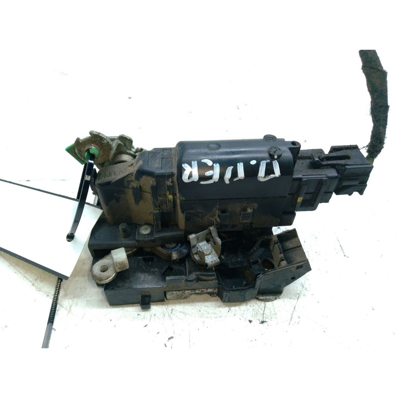 Recambio de cerradura puerta delantera derecha para iveco daily v furgoneta 29s13, 29l13, 35c13, 35s13, 40c13, 40s13 referencia 