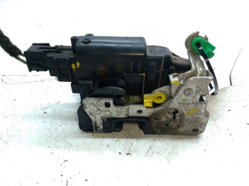 Recambio de cerradura puerta delantera derecha para iveco daily v furgoneta 29s13, 29l13, 35c13, 35s13, 40c13, 40s13 referencia 