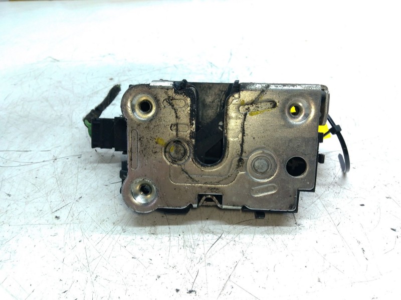 Recambio de cerradura puerta delantera derecha para iveco daily v furgoneta 29s13, 29l13, 35c13, 35s13, 40c13, 40s13 referencia 