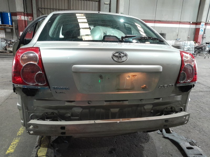 toyota avensis sedán (_t25_) del año 2007