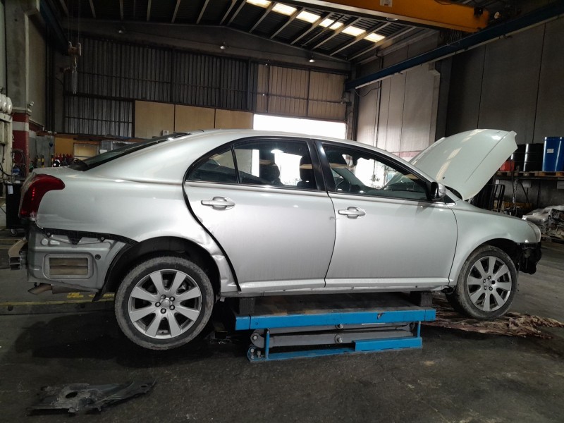 toyota avensis sedán (_t25_) del año 2007