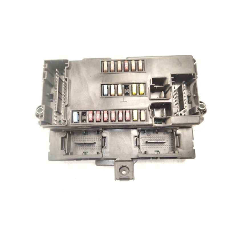 Recambio de caja fusibles para iveco daily v furgoneta 29s13, 29l13, 35c13, 35s13, 40c13, 40s13 referencia OEM IAM 5801639043  