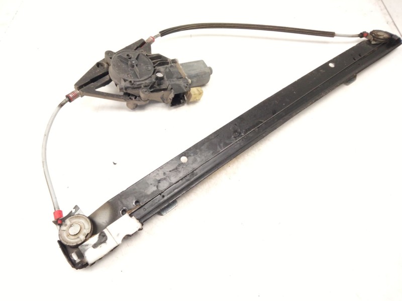 Recambio de elevalunas delantero derecho para iveco daily v furgoneta 29s13, 29l13, 35c13, 35s13, 40c13, 40s13 referencia OEM IA