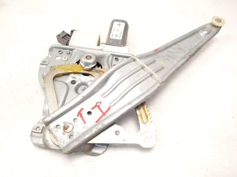 Recambio de elevalunas trasero derecho para toyota avensis sedán (_t25_) 2.0 (azt250_) referencia OEM IAM 6983005100  