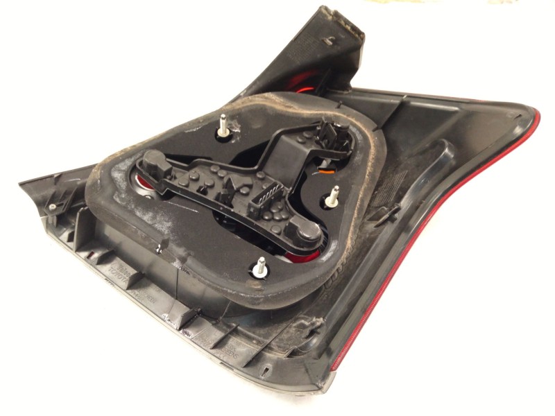 Recambio de piloto trasero izquierdo para toyota avensis sedán (_t25_) 2.0 (azt250_) referencia OEM IAM   