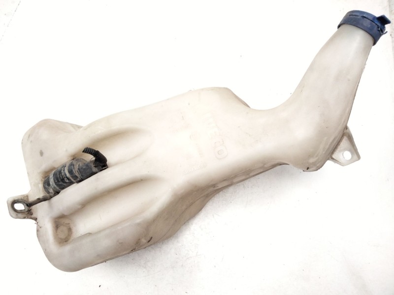 Recambio de deposito limpia para iveco daily v furgoneta 29s13, 29l13, 35c13, 35s13, 40c13, 40s13 referencia OEM IAM 3801898  