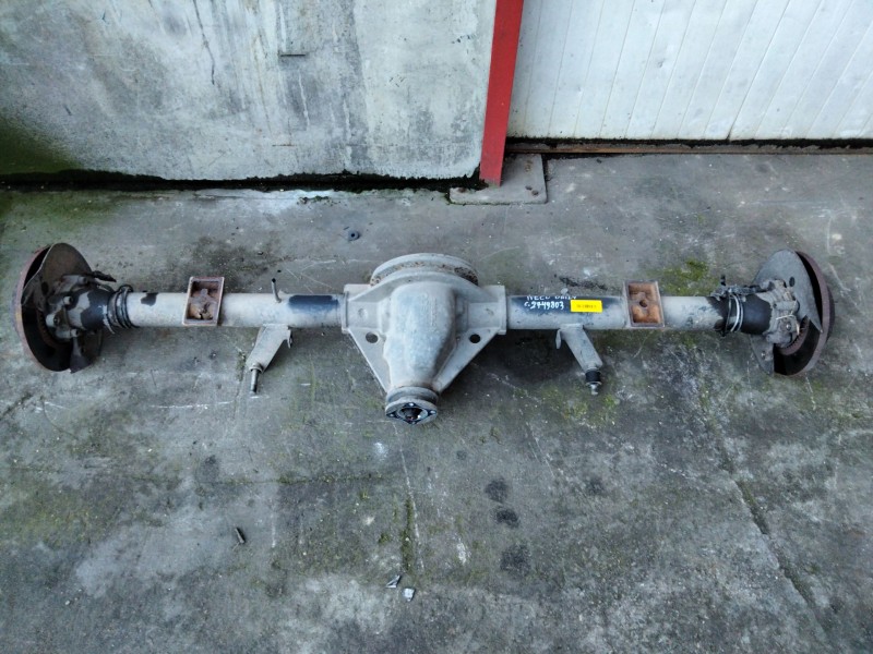 Recambio de puente trasero para iveco daily v furgoneta 29s13, 29l13, 35c13, 35s13, 40c13, 40s13 referencia OEM IAM 7185885  