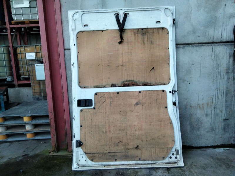 Recambio de puerta lateral corredera derecha para iveco daily v furgoneta 29s13, 29l13, 35c13, 35s13, 40c13, 40s13 referencia OE