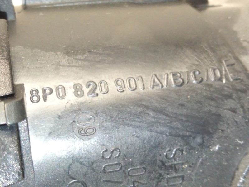 Recambio de aireador central para audi a3 sportback (8pa) 1.6 tdi referencia OEM IAM 8P0820901A  