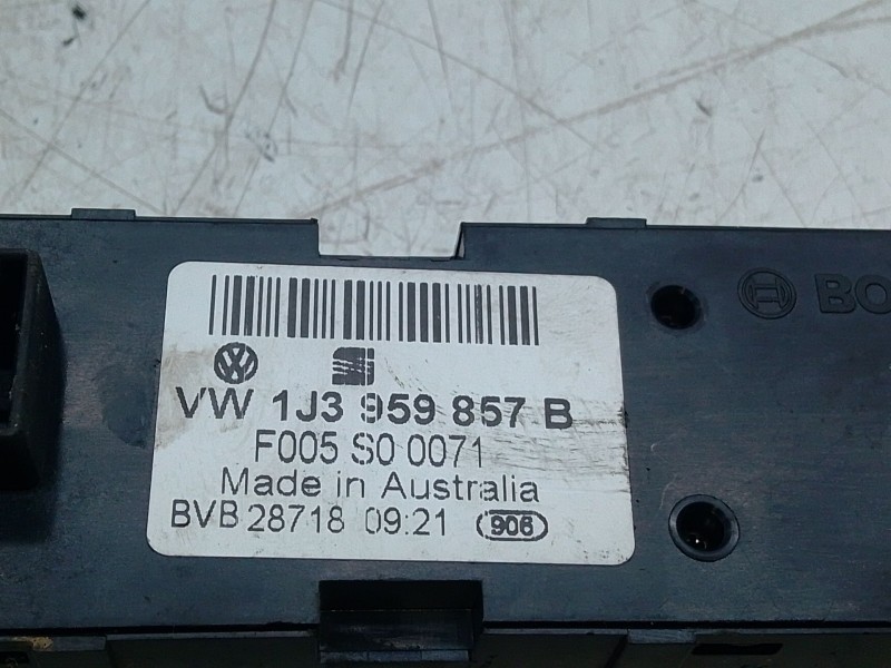 Recambio de mando elevalunas delantero izquierdo para volkswagen passat berlina (3b3) 1.9 tdi referencia OEM IAM 1J3959857B  