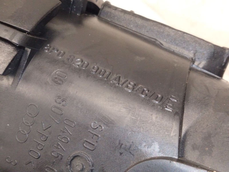 Recambio de aireador izquierdo para audi a3 sportback (8pa) 1.6 tdi referencia OEM IAM 8P0820901A  