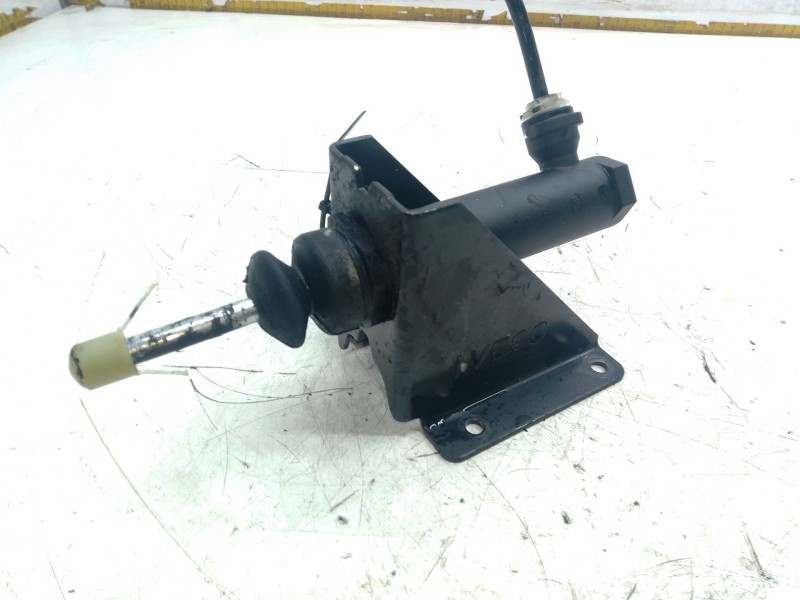 Recambio de bomba embrague para iveco daily v furgoneta 29s13, 29l13, 35c13, 35s13, 40c13, 40s13 referencia OEM IAM   