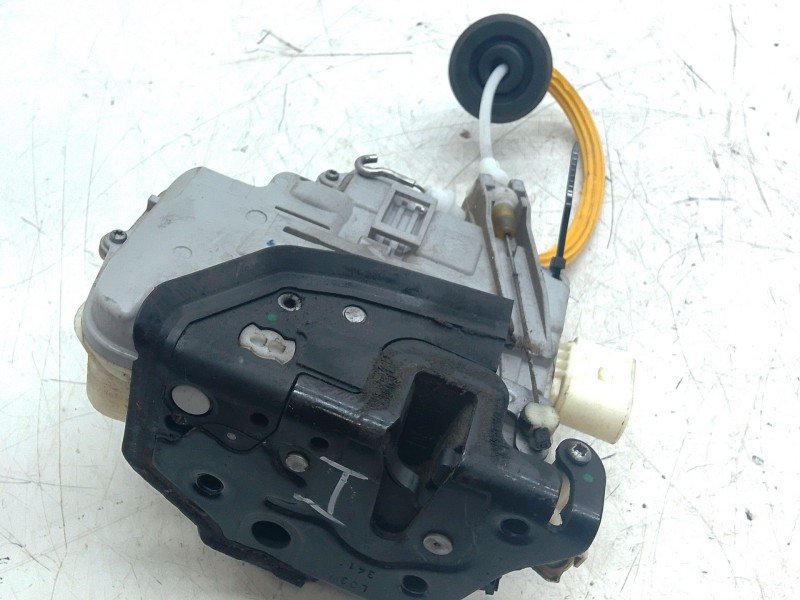 Recambio de cerradura puerta delantera izquierda para audi a3 sportback (8pa) 1.6 tdi referencia OEM IAM 4F1837015E  